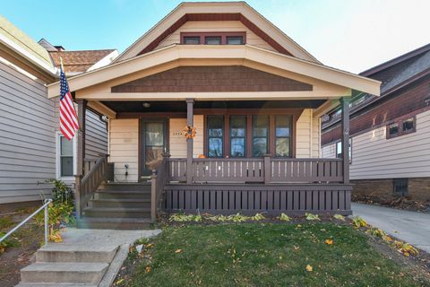 Photo of 2534 S Brisbane Ave, Milwaukee, WI 53207 (MLS # 1944093)