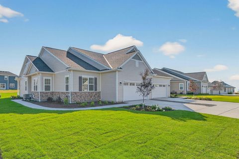 Photo of 857 Stirling Dr, Oconomowoc, WI 53066 (MLS # 1946373)