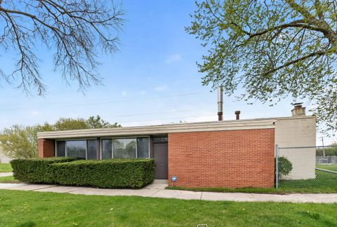 Photo of 6200 N 39th St, Milwaukee, WI 53209 (MLS # 1960589)