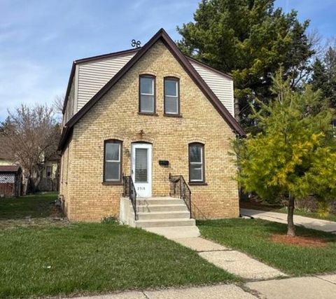 Photo of 2318 54th St, Kenosha, WI 53140 (MLS # 1957405)