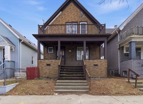 Photo of 2466 N 33rd St, Milwaukee, WI 53210 (MLS # 1952894)