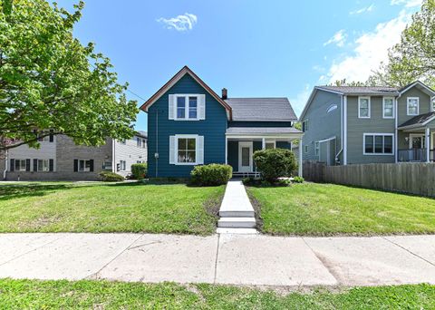 Photo of 3270 S 92nd St, Milwaukee, WI 53227 (MLS # 1963362)