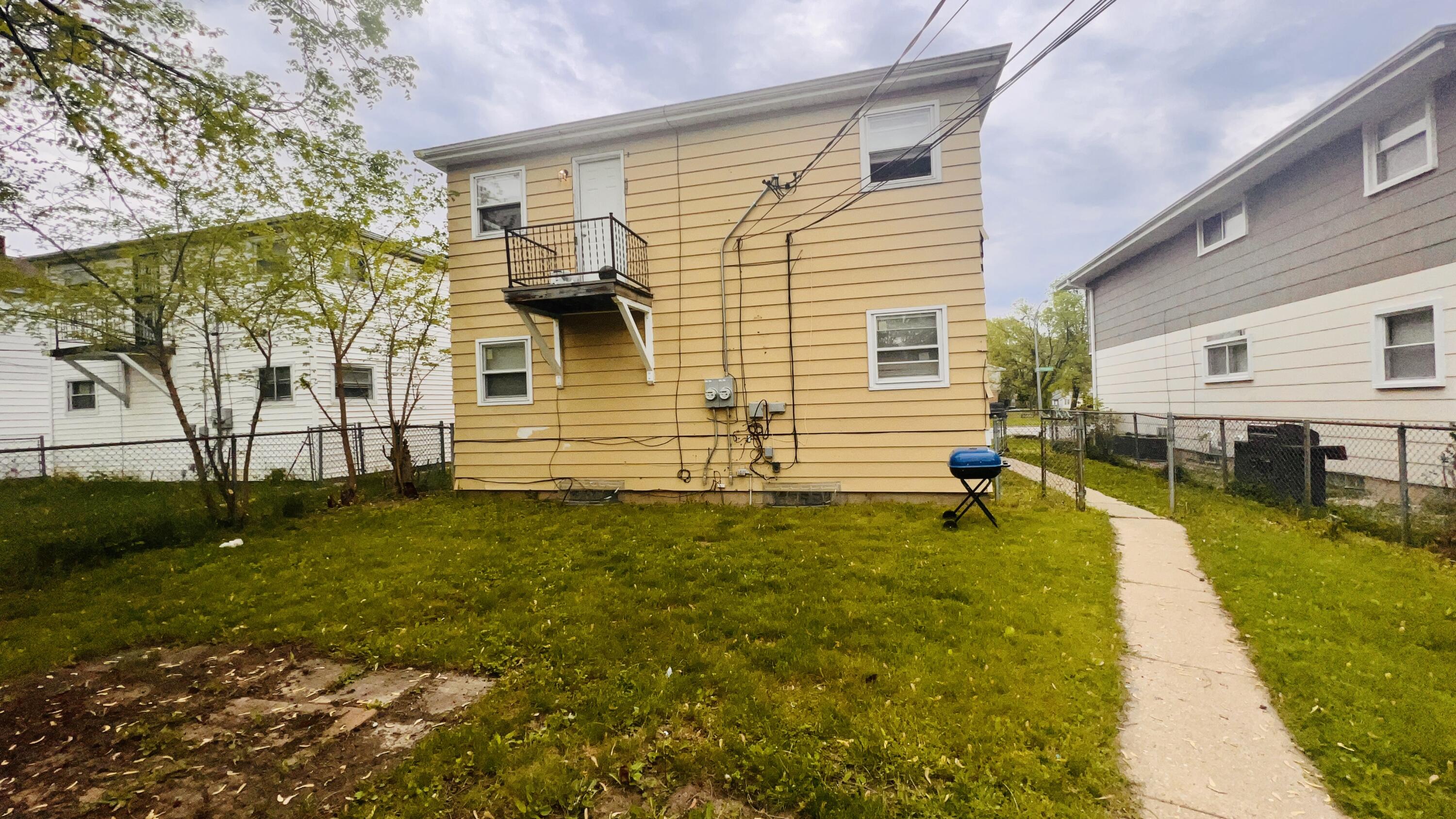 Milwaukee, Wisconsin 53225, United States, 3 Bedrooms Bedrooms, ,1 BathroomBathrooms,Residential,Active,172929