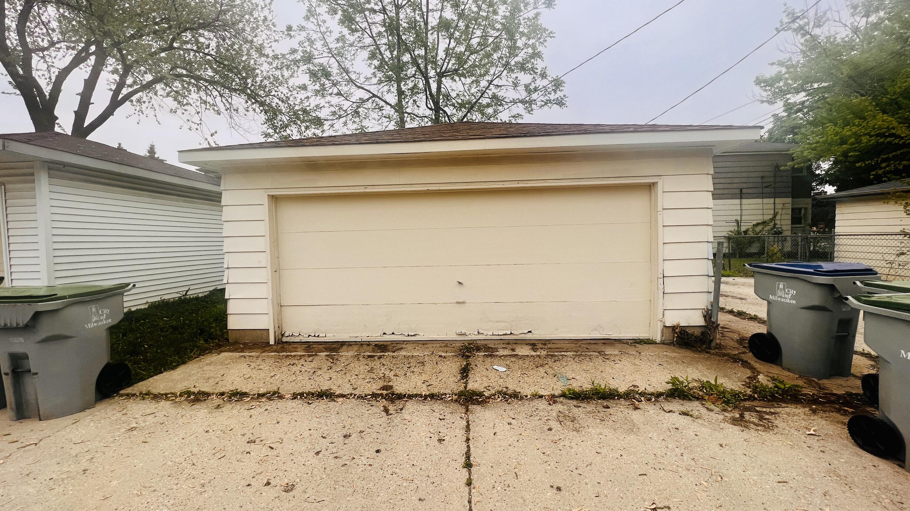 Milwaukee, Wisconsin 53225, United States, 3 Bedrooms Bedrooms, ,1 BathroomBathrooms,Residential,Active,172929