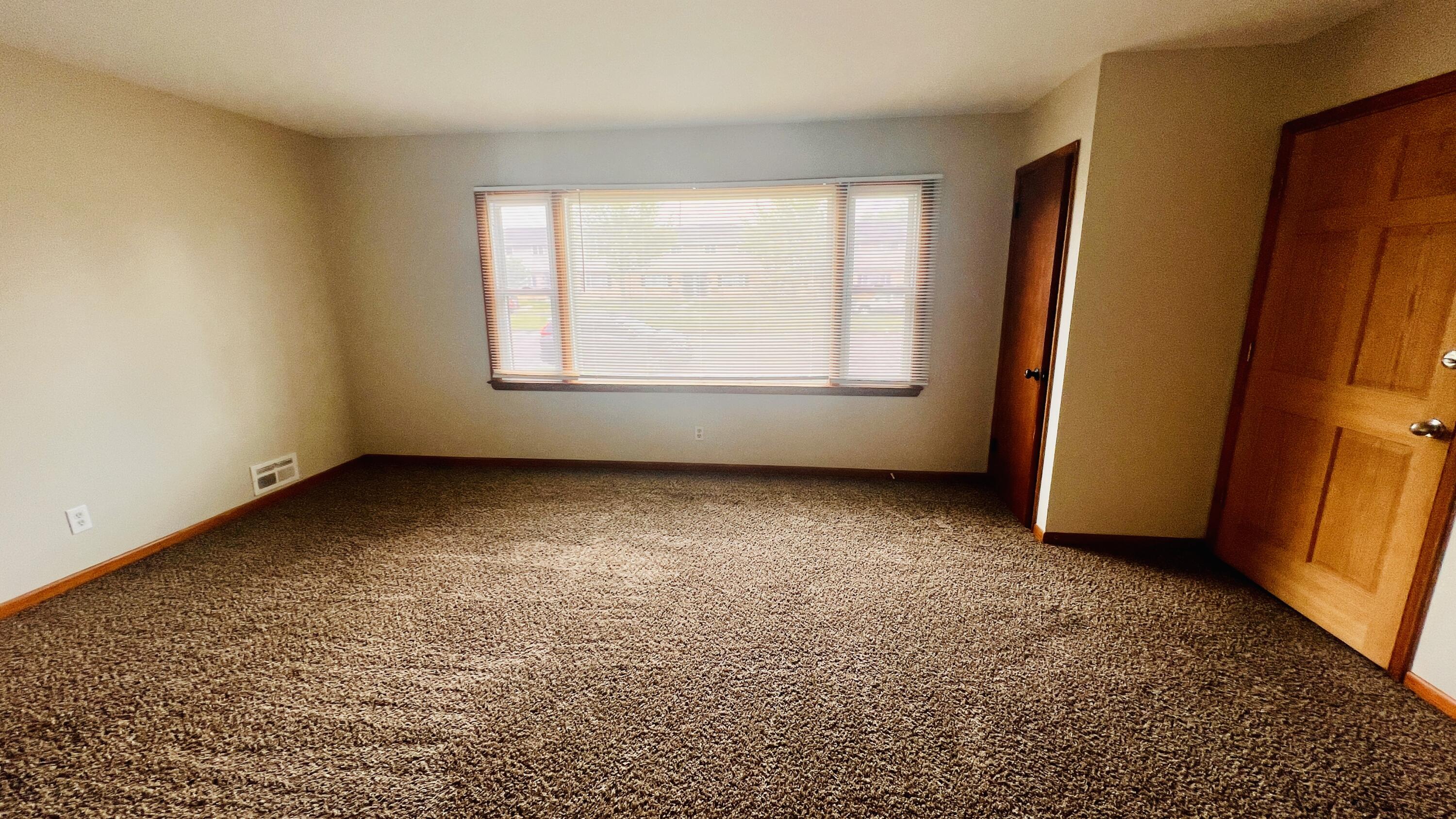 Milwaukee, Wisconsin 53225, United States, 3 Bedrooms Bedrooms, ,1 BathroomBathrooms,Residential,Active,172929