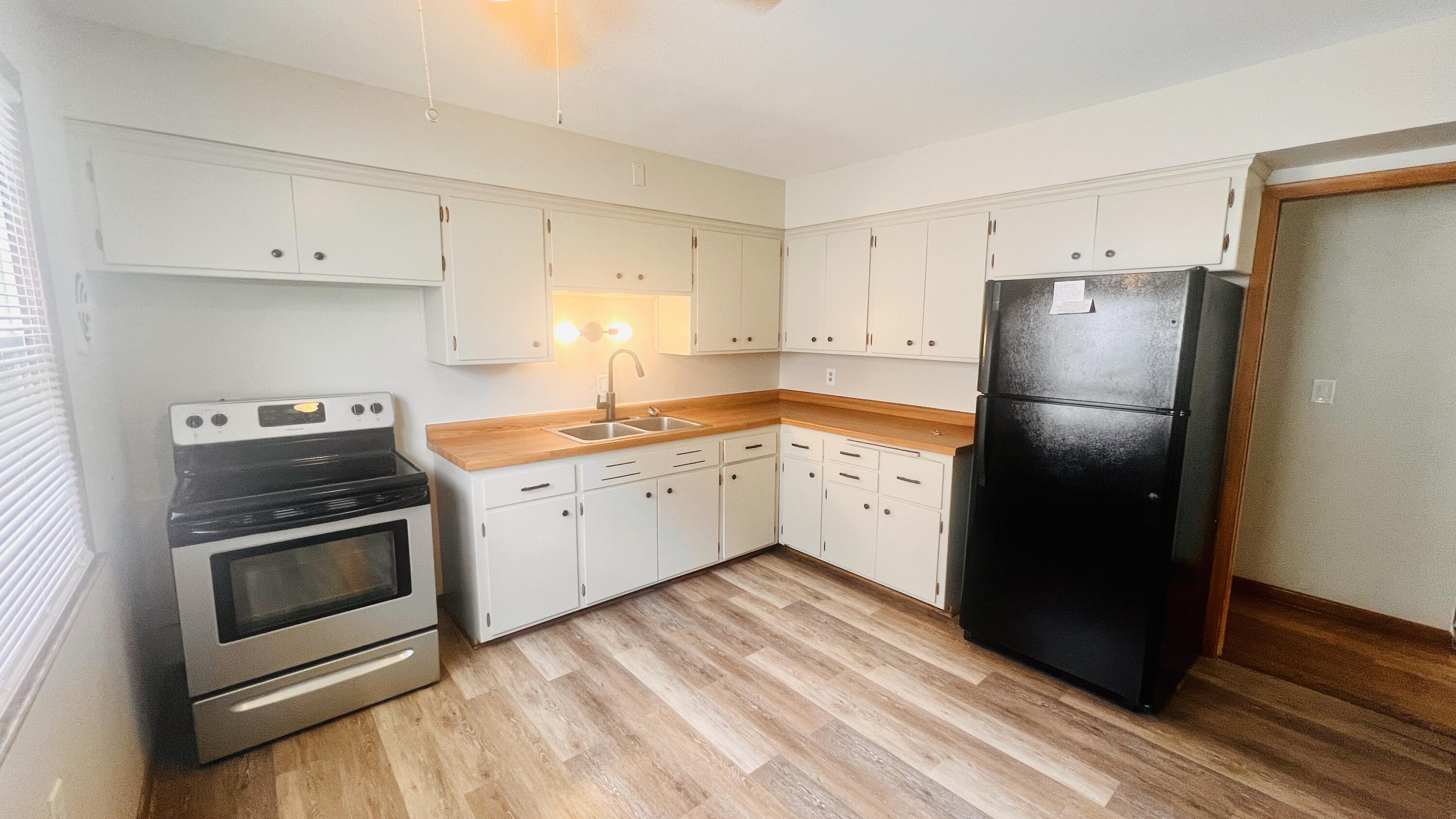 Milwaukee, Wisconsin 53225, United States, 3 Bedrooms Bedrooms, ,1 BathroomBathrooms,Residential,Active,172929