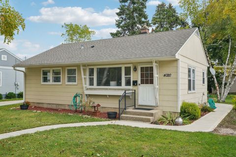 Photo of 4020 S Alexander Ave, Saint Francis, WI 53235 (MLS # 1940173) Photo of 4020 S Alexander Ave, Saint Francis, WI 53235 (MLS # 1940173)