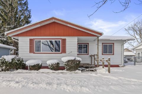 Photo of 1730 New St, Union Grove, WI 53182 (MLS # 1944515)