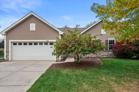Photo of 1644 Redwood St, West Bend, WI 53095 (MLS # 1938137)