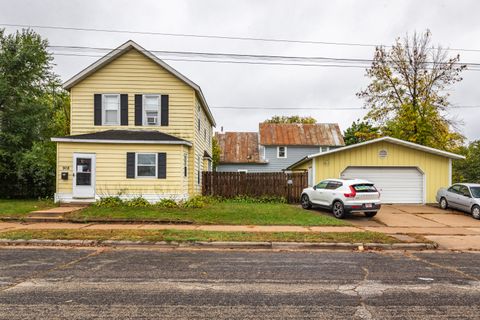 Photo of 908 Gohres St, La Crosse, WI 54603 (MLS # 1939603)
