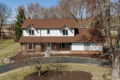 Photo of 20300 Yorktown Ct, Brookfield, WI 53045 (MLS # 1953866)