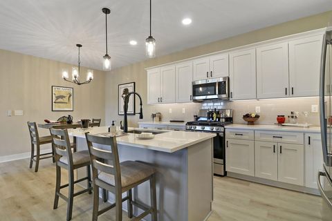 Photo of 9214 66th Ave, Pleasant Prairie, WI 53158 (MLS # 1971812)