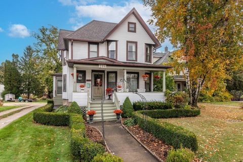 Photo of 204 Branch St, Hartford, WI 53027 (MLS # 1939723)