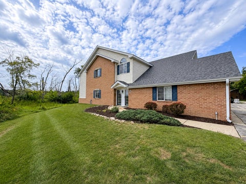 Photo of S77W19339 Lakewood Dr, Muskego, WI 53150 (MLS # 1978653)