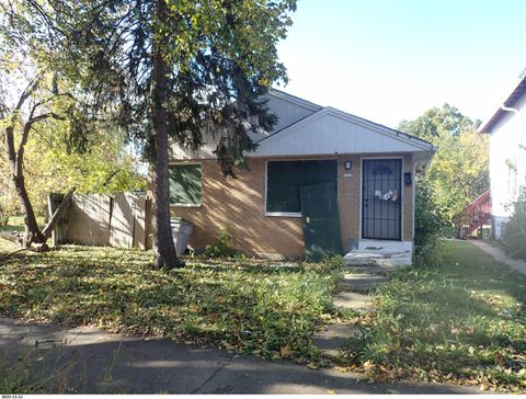 Photo of 3723-3725 N 17th St, Milwaukee, WI 53206 (MLS # 1951286)