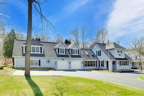 Photo of W4687 S Lakeshore Dr, Linn, WI 53125 (MLS # 1956464)