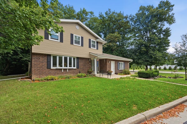 4130 W RAMSEY AVE, MILWAUKEE, WI 53221 - Image fdfcf8496c6bce2b6d34ad58e69f9cff/4045992262