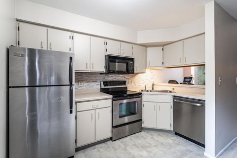 Photo of 859 W Puetz Rd, Oak Creek, WI 53154 (MLS # 1936974)