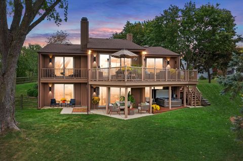 Photo of 1812 Centennial Ln, Mount Pleasant, WI 53406 (MLS # 1940561)