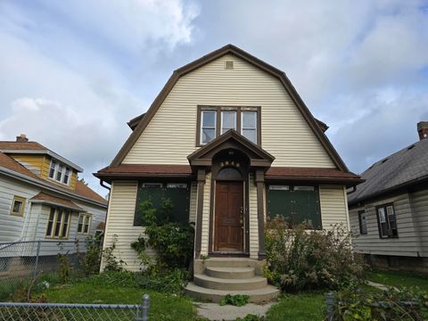 Photo of 3848 N 10th St, Milwaukee, WI 53206 (MLS # 1940495) Photo of 3848 N 10th St, Milwaukee, WI 53206 (MLS # 1940495)