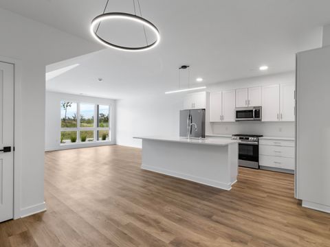 Photo of 4199 E Hemlock Dr, Oak Creek, WI 53154 (MLS # 1905195)