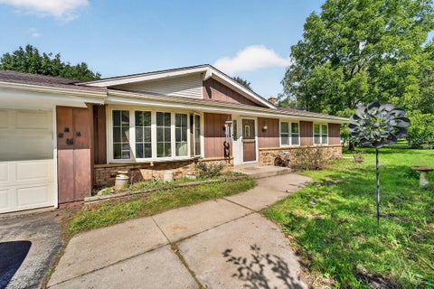 Photo of 474 E Welsh Rd, Wales, WI 53183 (MLS # 1982299)