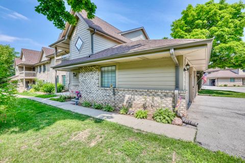 Photo of N80W12980 Fond Du Lac Ave, Menomonee Falls, WI 53051 (MLS # 1926268)