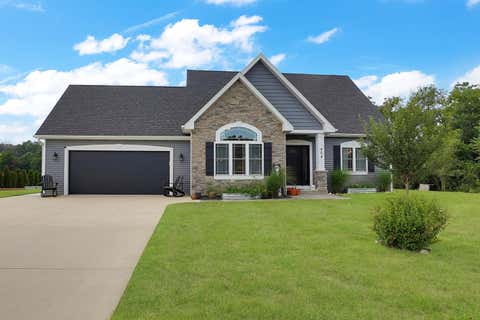 Photo of 404 Appletree Ln, Eagle, WI 53119 (MLS # 1975347)