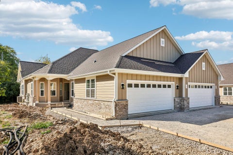 Photo of 6777 S Prairiewood Ln, Franklin, WI 53132 (MLS # 1983838)
