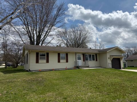 Photo of 1604 Calumet Dr, New Holstein, WI 53061 (MLS # 1959250)