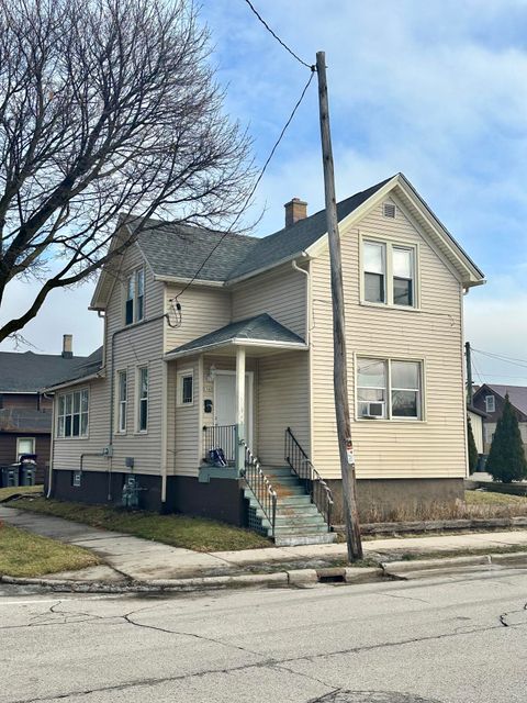 Photo of 1945 N 15th St, Sheboygan, WI 53081 (MLS # 1947105)