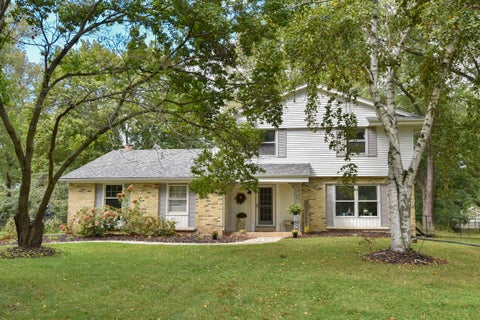 Photo of 1657 Sherwood Dr, Cedarburg, WI 53012 (MLS # 1892362)
