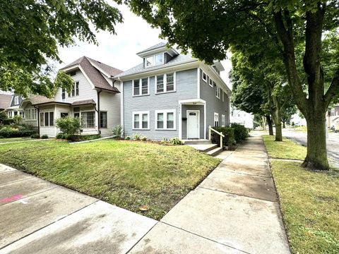 Photo of 1847 N 56th St, Milwaukee, WI 53208 (MLS # 1939465)