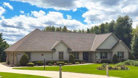 Photo of N53W27843 Hanover Hill Rd, Sussex, WI 53089 (MLS # 1964244)