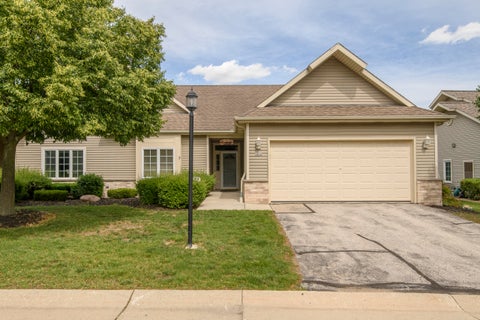 Photo of 5394 S Butterfield Way, Greenfield, WI 53221 (MLS # 1968319)