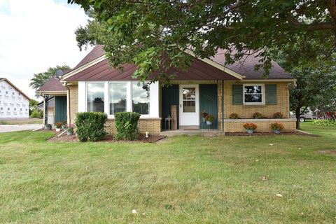 Photo of 9709 S Howell Ave, Oak Creek, WI 53154 (MLS # 1933720)