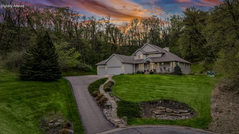 Photo of 1721 Snowflake Pl, Onalaska, WI 54650 (MLS # 1960164)