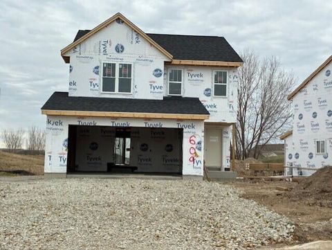 Photo of 609 Belmont Dr, Watertown, WI 53094 (MLS # 1946950)