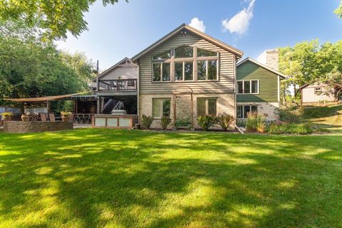 Photo of W318N1050 Huckleberry Way, Delafield, WI 53018 (MLS # 1972733)