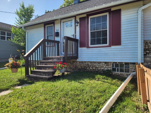 Photo of 2112 Norton Ave, Waukesha, WI 53188 (MLS # 1969745)