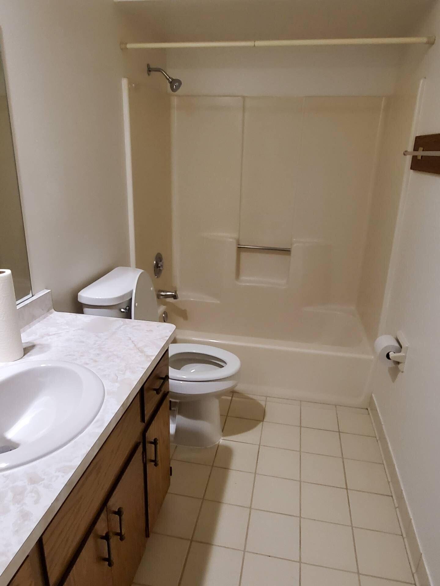 Menomonee Falls, Wisconsin 53051, United States, 2 Bedrooms Bedrooms, ,1 BathroomBathrooms,Residential,Active,130988