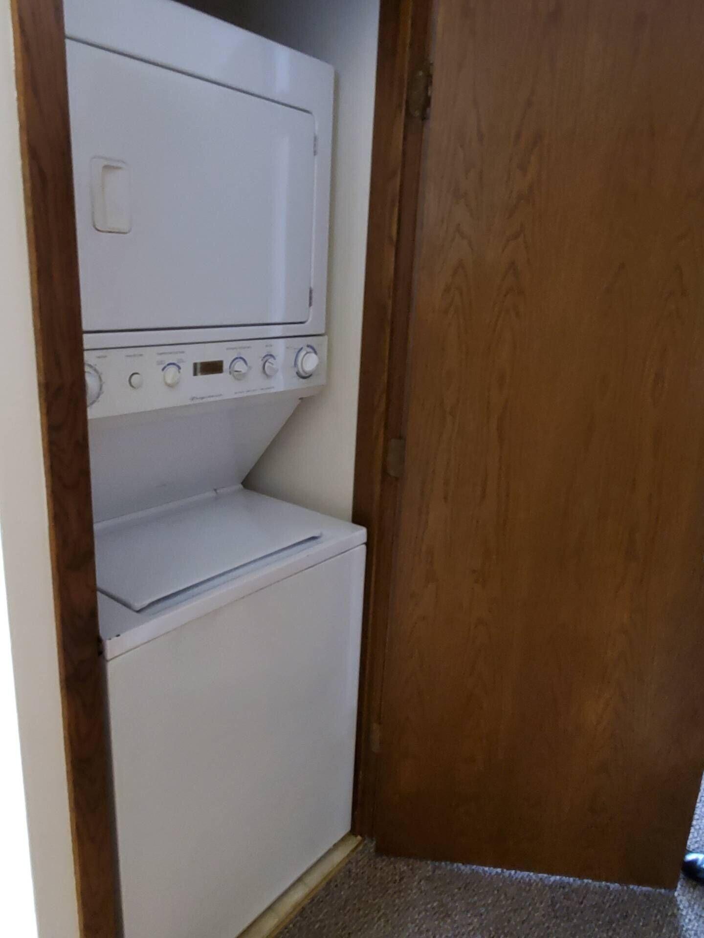 Menomonee Falls, Wisconsin 53051, United States, 2 Bedrooms Bedrooms, ,1 BathroomBathrooms,Residential,Active,130988