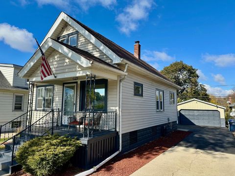 Photo of 164 W Howard Ave, Milwaukee, WI 53207 (MLS # 1951609)