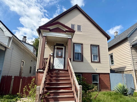 Photo of 2451 S 11th St, Milwaukee, WI 53215 (MLS # 1980916)