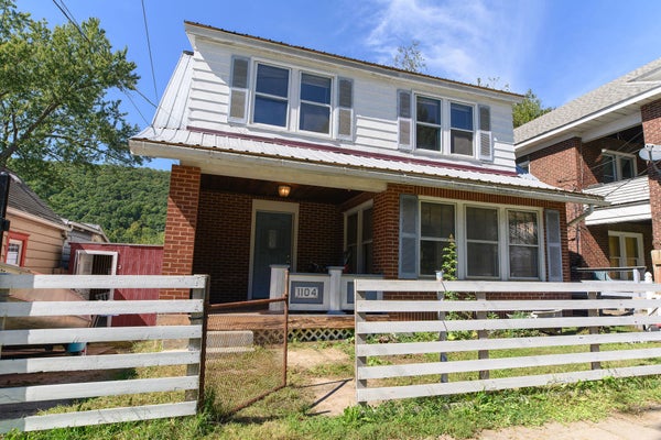 1104 W 1ST ST, OIL CITY, PA 16301 - Image 5eaad0d8c2d2c822733fb417c5fc3f87/1664710125