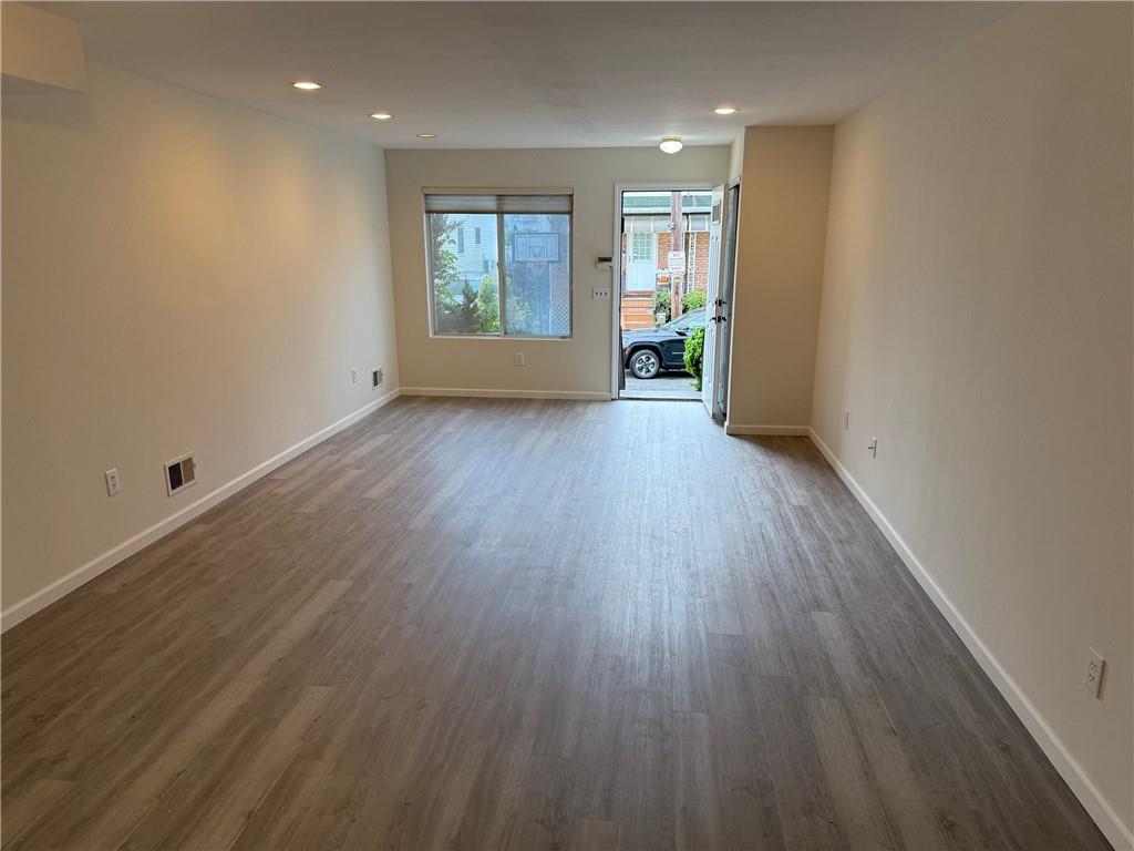 Brooklyn, New York 11234, United States, 3 Bedrooms Bedrooms, ,3 BathroomsBathrooms,Residential,Active,139331