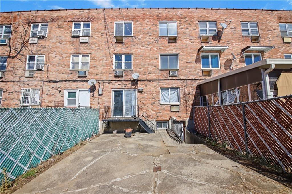 Brooklyn, New York 11234, United States, 7 Bedrooms Bedrooms, ,5 BathroomsBathrooms,Residential,Active,91453