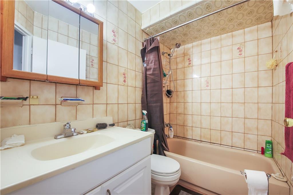 Brooklyn, New York 11234, United States, 7 Bedrooms Bedrooms, ,5 BathroomsBathrooms,Residential,Active,91453