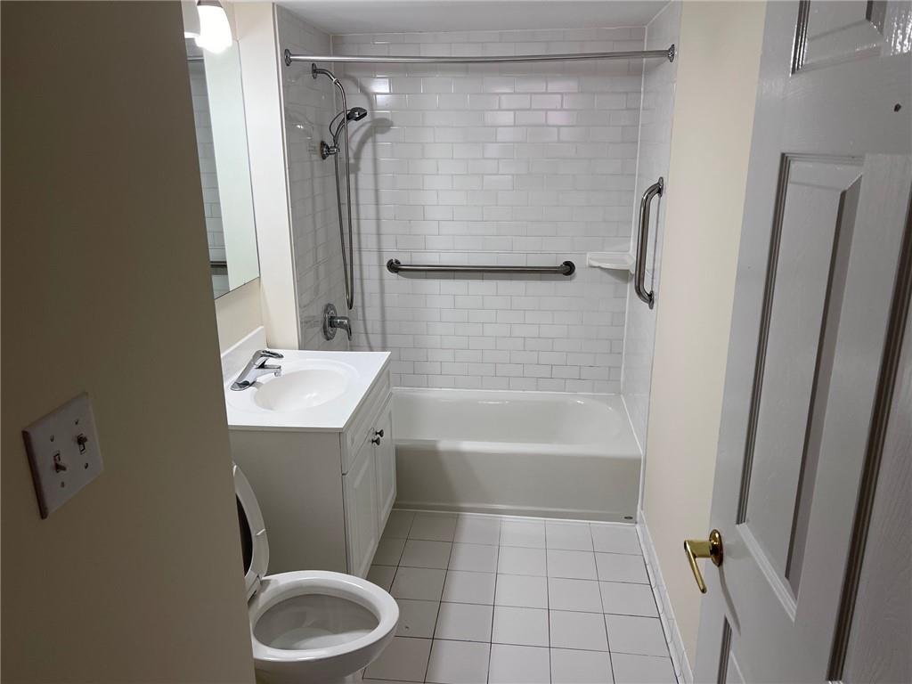 Brooklyn, New York 11209, United States, 2 Bedrooms Bedrooms, ,2 BathroomsBathrooms,Residential,Pending,34832