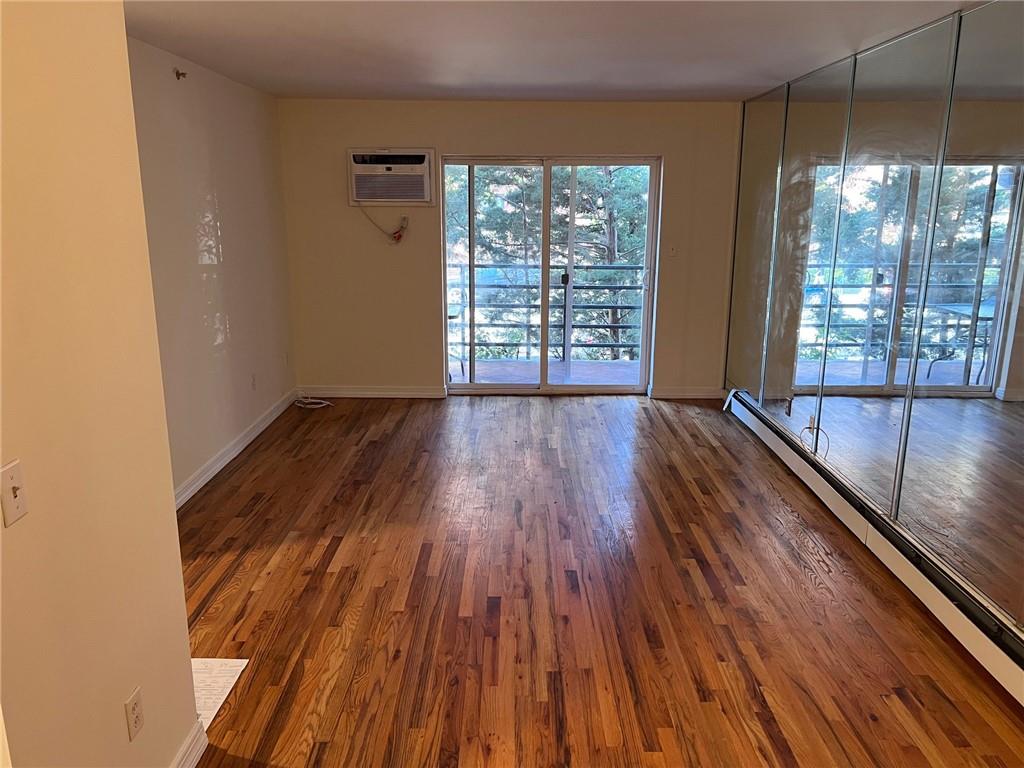 Brooklyn, New York 11209, United States, 2 Bedrooms Bedrooms, ,2 BathroomsBathrooms,Residential,Pending,34832